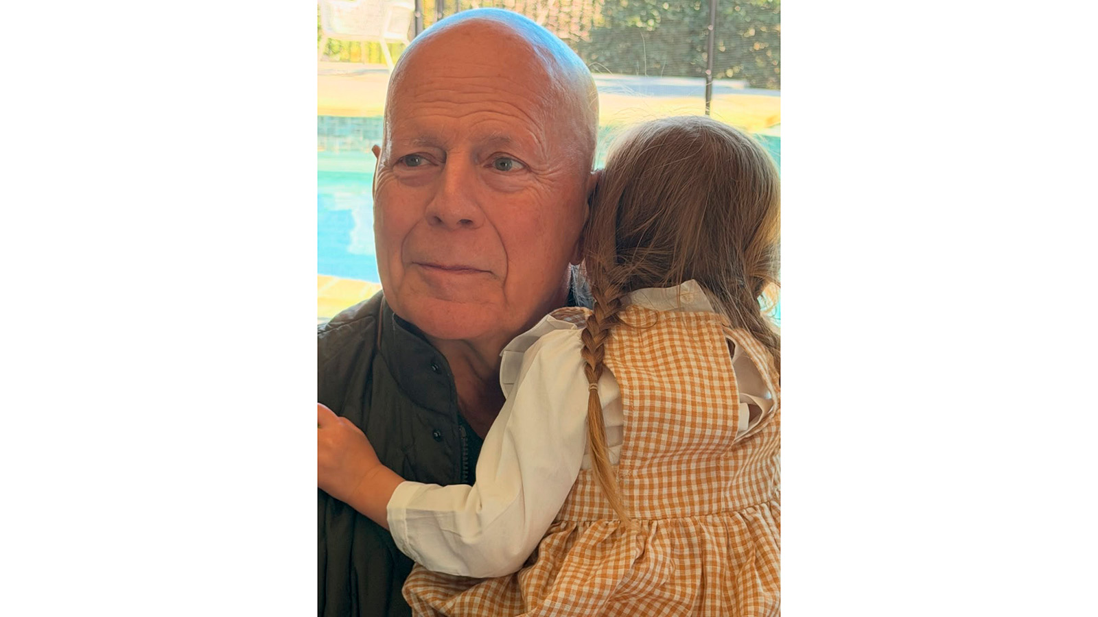 Брюс Уиллис с внучкой Луэттой