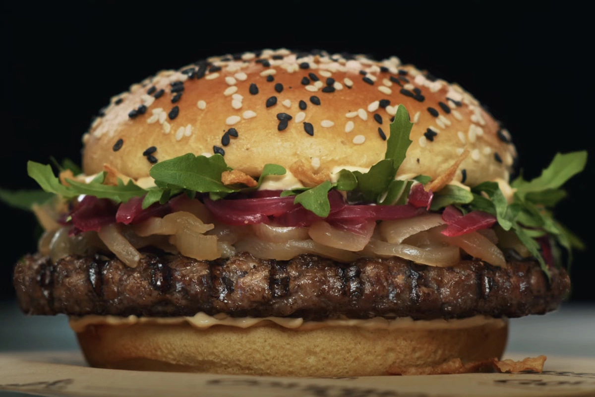 Шеф-повар и телеведущий Гордон Рамзи объединился с британским подразделением Burger King для запуска нового бургера с вагю