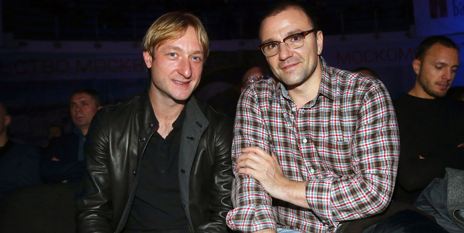Олимпийские чемпионы по фигурному катанию Антон Сихарулидзе (справа) и Евгений Плющенко