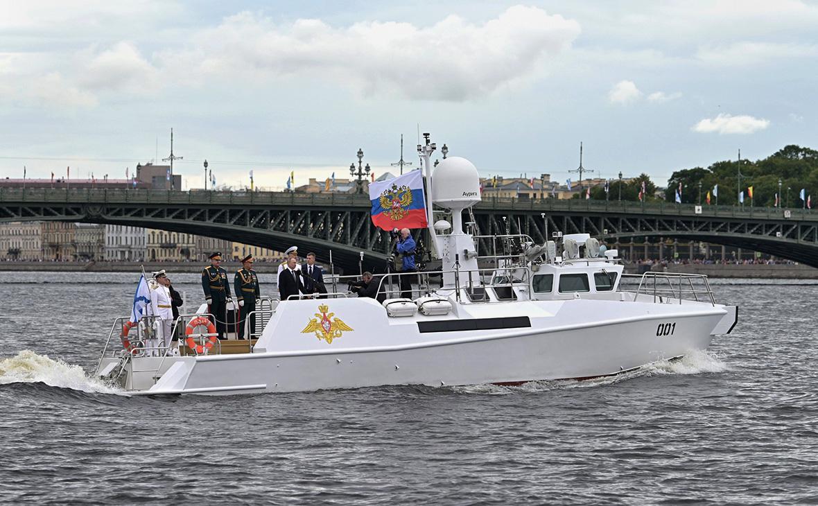 Владимир Путин&nbsp;на Главном военно-морском параде по случаю Дня Военно-морского флота РФ