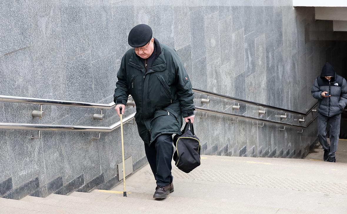 Почти треть работающих россиян продолжат трудиться на пенсии