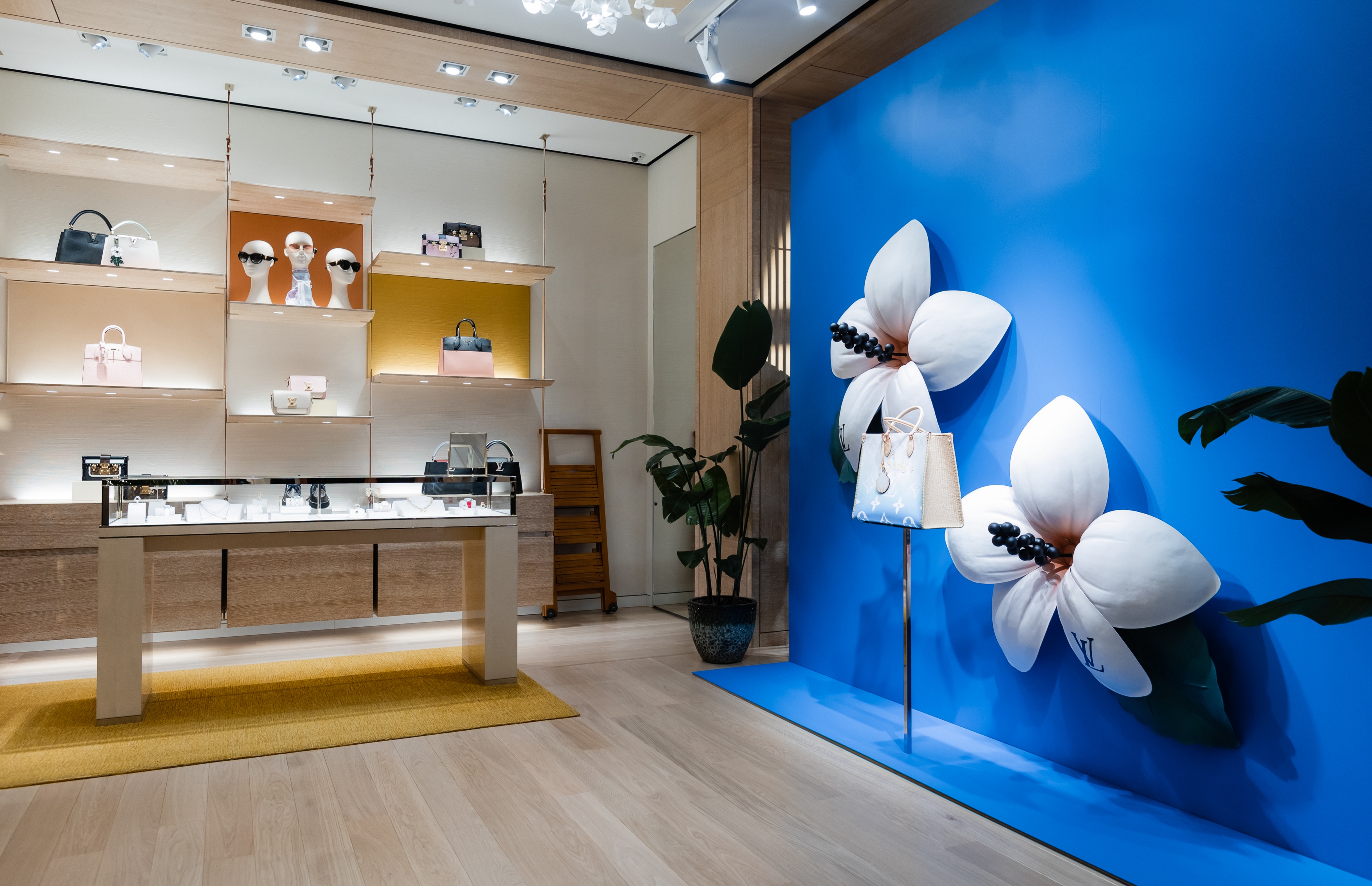 Louis Vuitton открыл обновленный магазин в Сочи