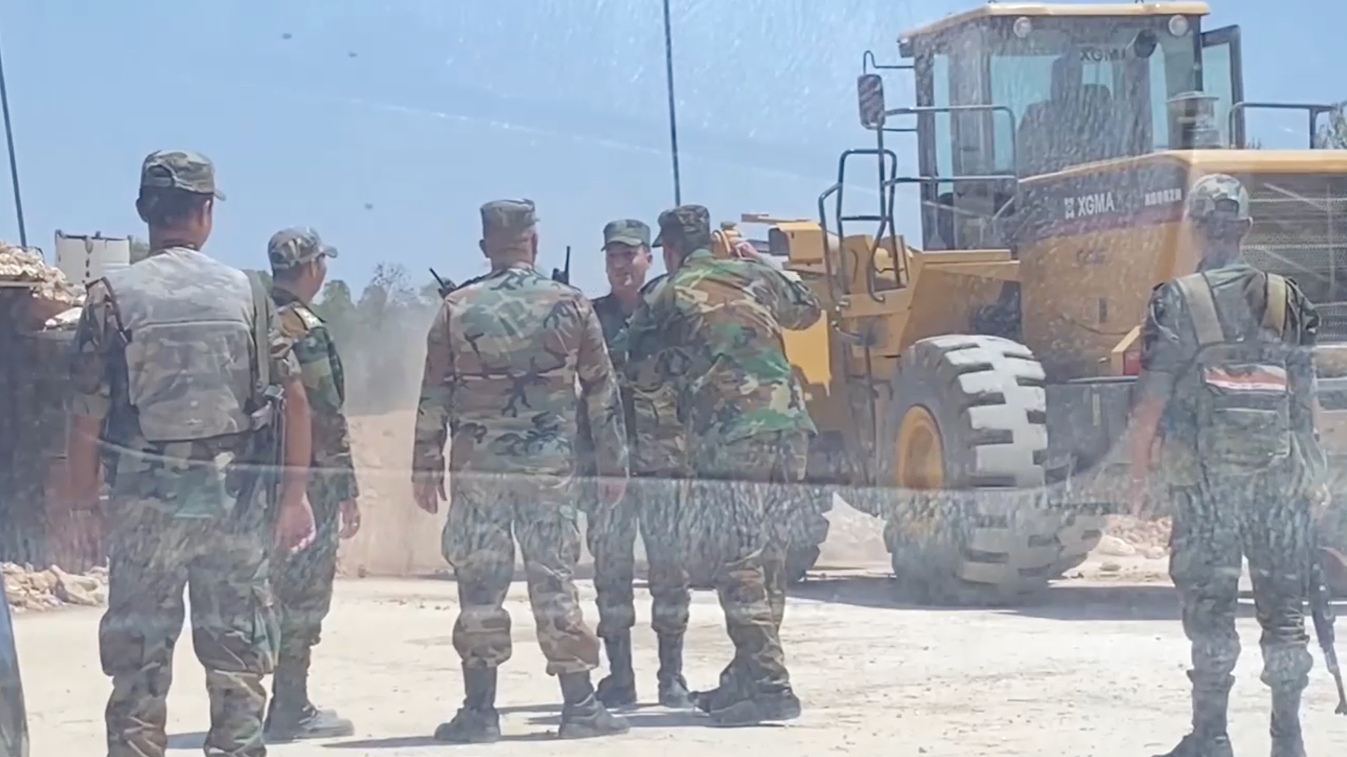 Из джипа в джип: как в Сирии обменяли военных на боевиков. Видео
