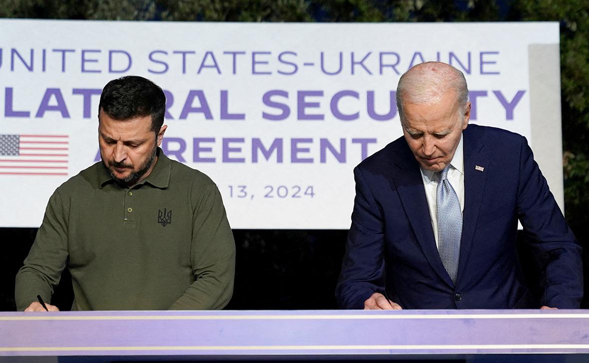 Владимир Зеленский и Джо Байден подписывают соглашение в сфере безопасности