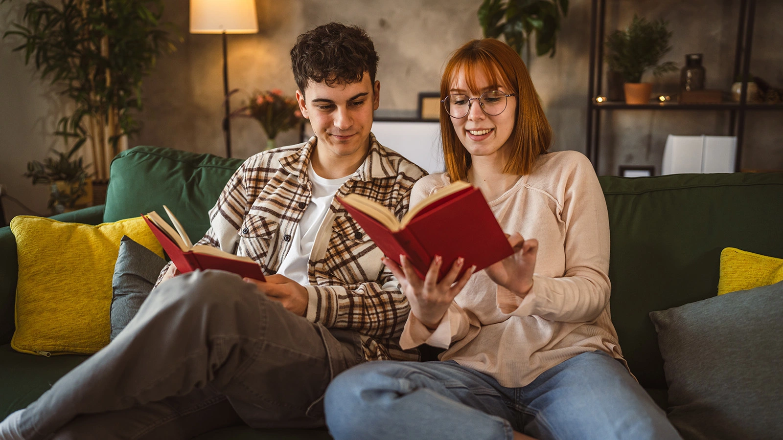 Россияне рассказали, как книжные вкусы влияют на романтическое влечение