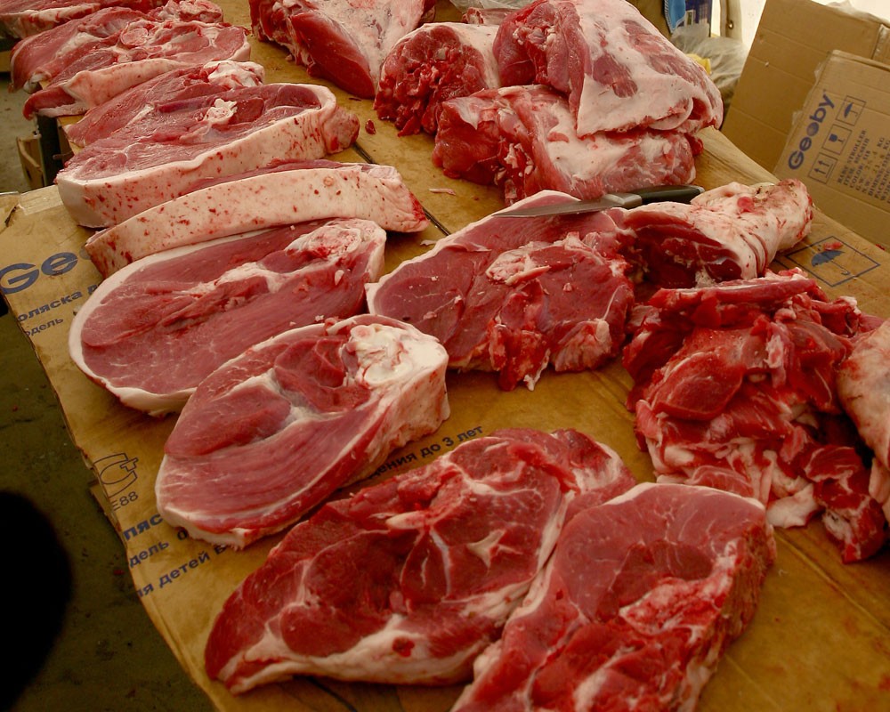 Где купить масо. Мясо говядина. Свежее мясо свинина.