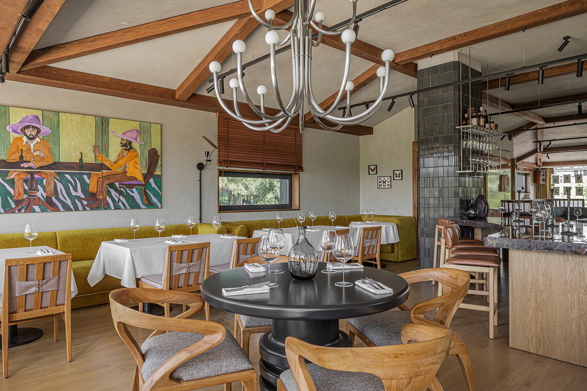 Интерьер ресторана ENO Bistro