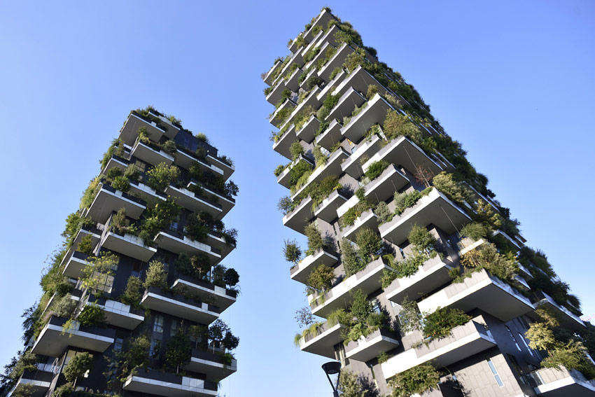 Bosco Verticale в 2014 году получил первый приз международного конкурса высотных зданий International Highrise Award, а в 2015-м стал лучшим небоскребом Европы по версии Совета по высотным зданиям и городской среде (CTBUH)