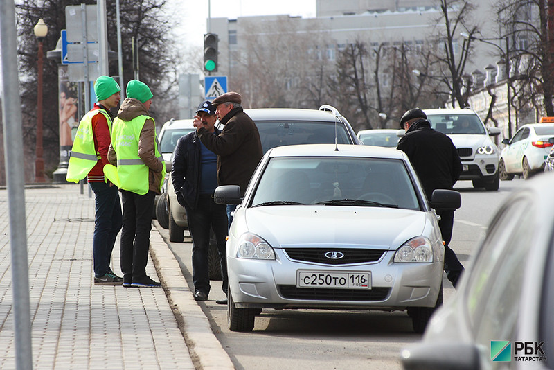 Ходи или плати: в Казани расширят зону платного паркинга и поднимут цены