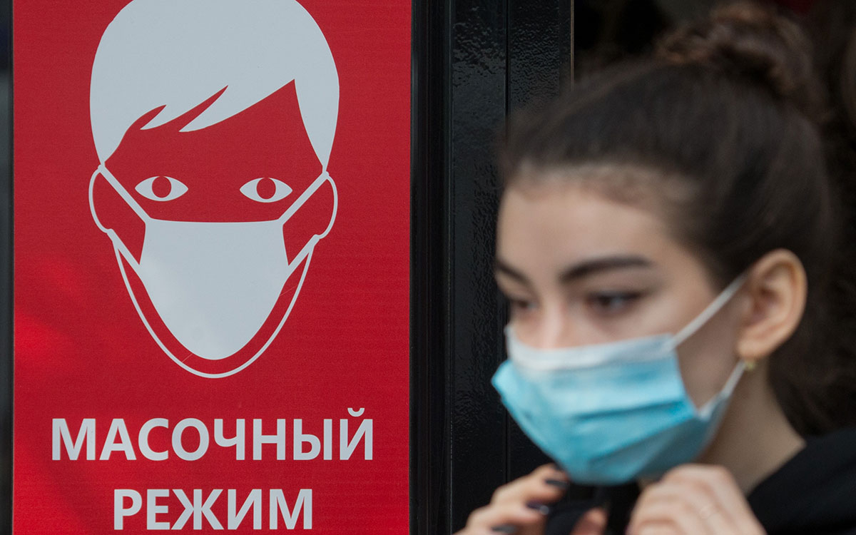 Удмуртия отказалась смягчать масочный режим после критики Татарстана