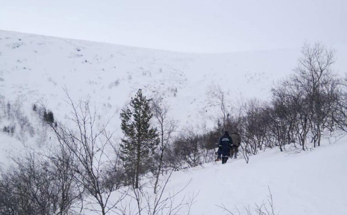 Чибис сообщил об эвакуации детей снегоходами после схода лавины в Хибинах