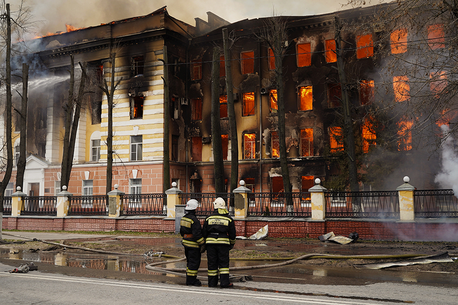 Пожар в оборонном НИИ в Твери. Фоторепортаж
