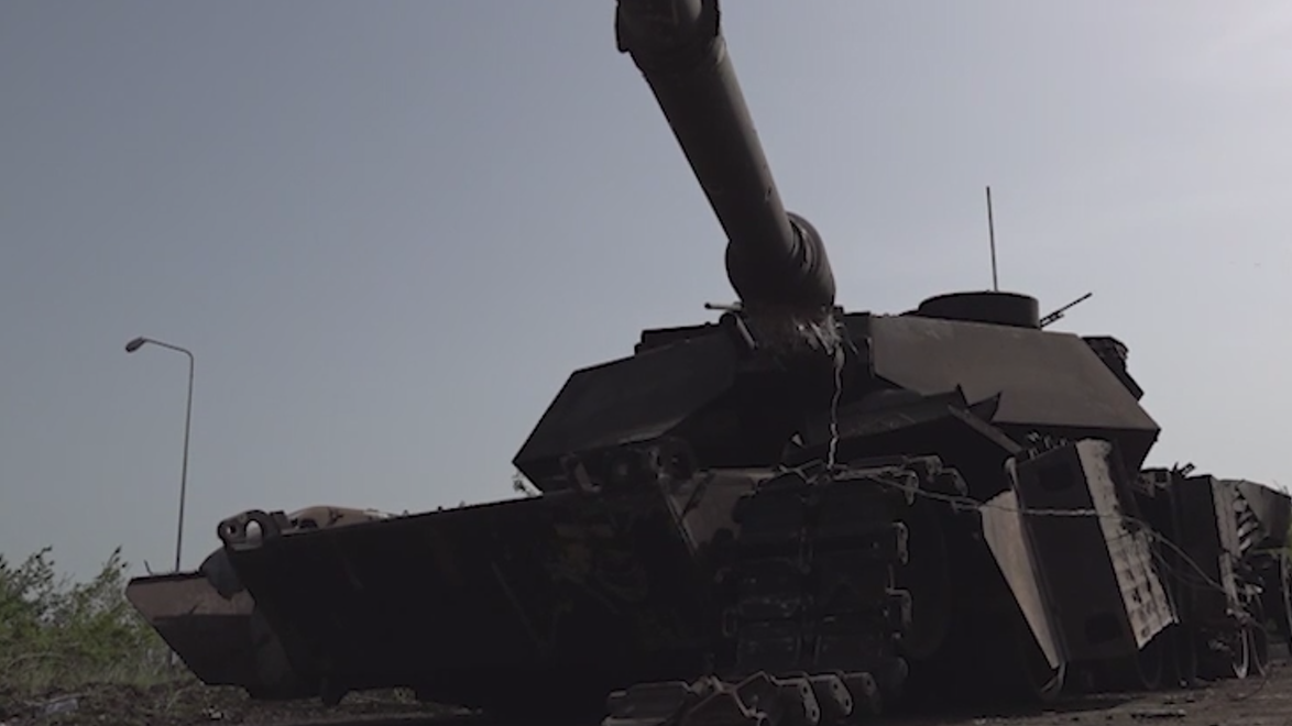 Российские военные эвакуировали в Москву первый подбитый Abrams
