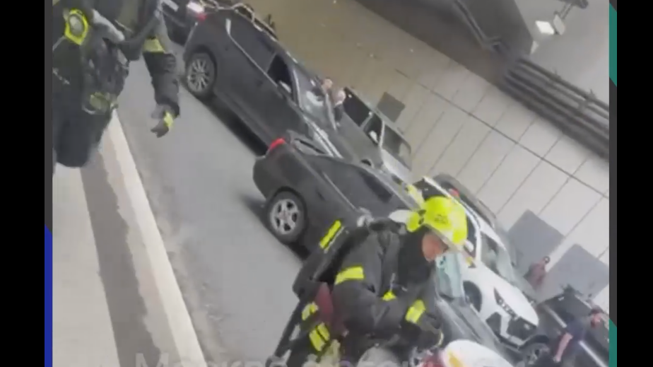 Пробка в Лефортовском тоннеле из-за загоревшейся машины. Видео