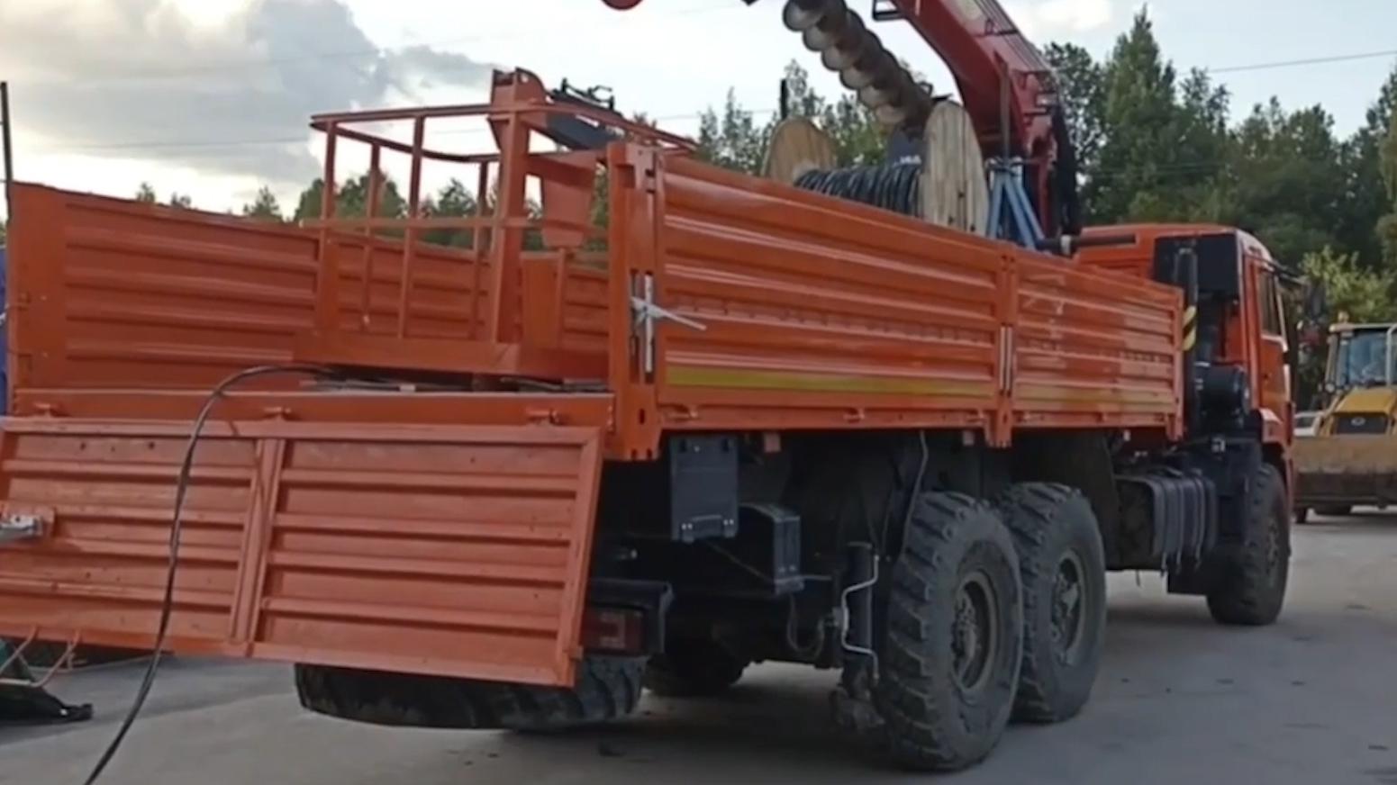 Из-под завалов после взрыва цеха под Рязанью спасли двух человек