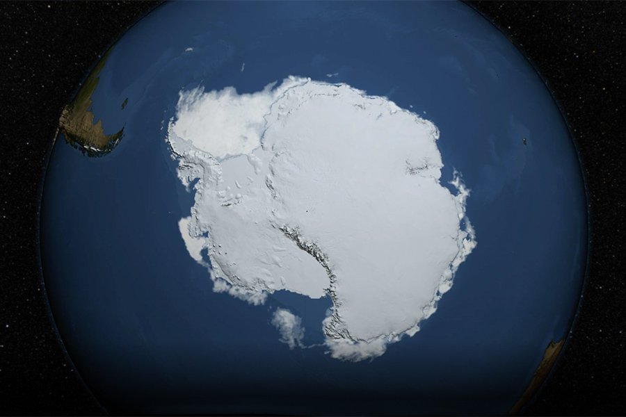 Снимок льдов Антарктики со спутника в 2015 году