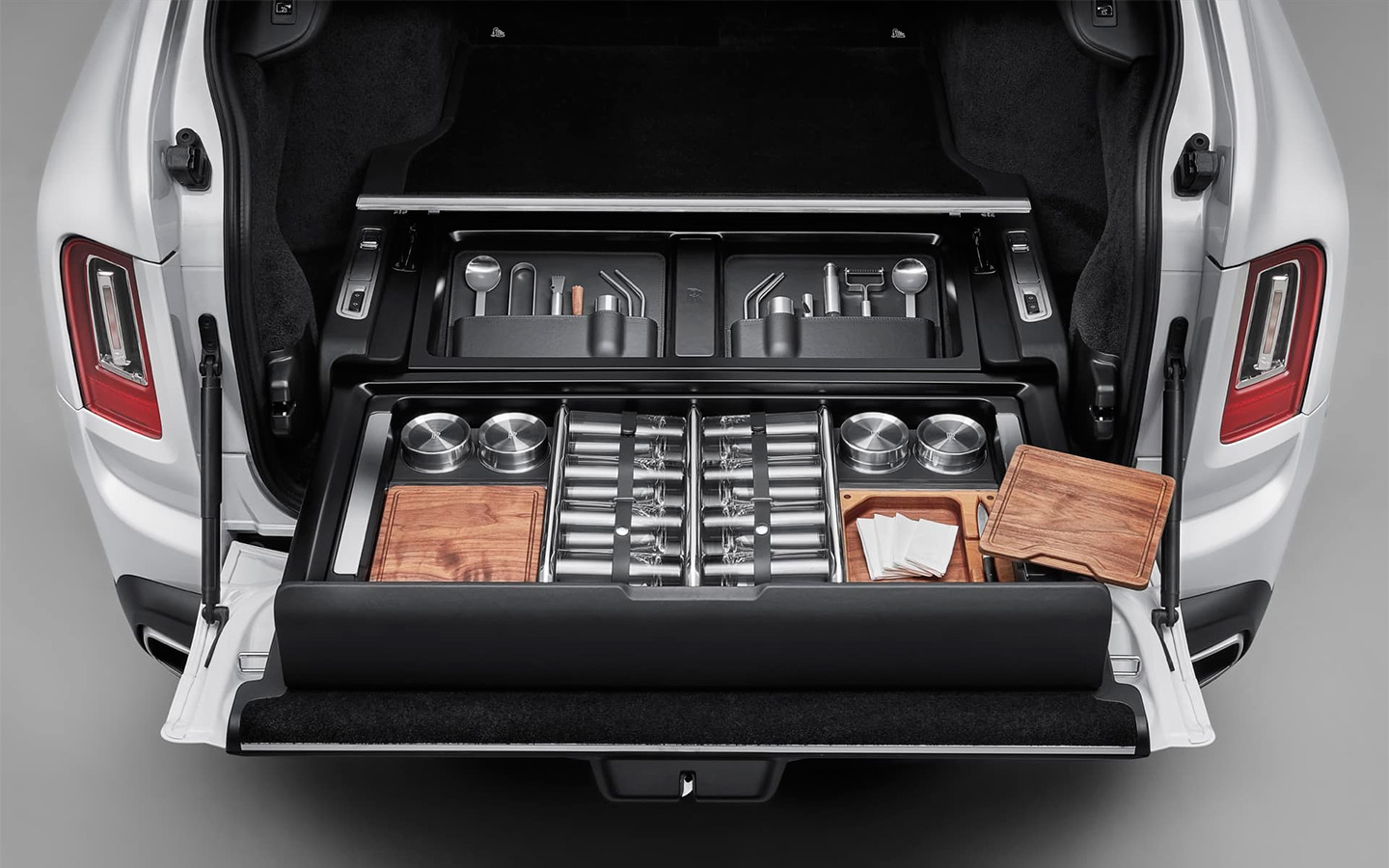 Владельцам Rolls-Royce предложили докупить роскошный ящик для мелочей