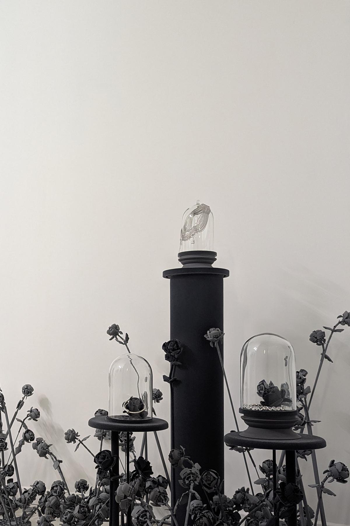 В магазине Caviar Jewellery