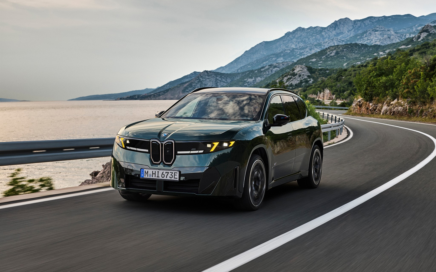 Длина BMW iX3 M60 xDrive составляет 4782 мм, ширина &mdash; 1895 мм, высота &mdash; 1635 мм. Колесная база &mdash; 2897 мм