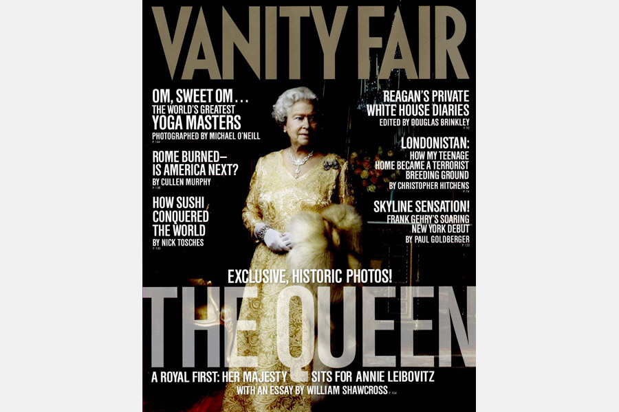 Королева не давала интервью, но охотно позировала фотографам. В 2007 году для журнала Vanity Fair  (на фото)  ее снимала знаменитая Энни Лейбовиц