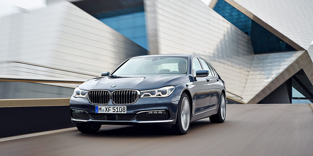 BMW 7-Series

Базовая версия 730i с 258-сильным двигателем может прибавить 123 тыс. руб., а топовый вариант M760 (610 л.с.) &mdash; сразу 405 тыс. рублей.
