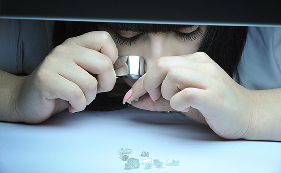 Экспертная оценка алмазов в центре сортировки акционерной компании «Алроса»