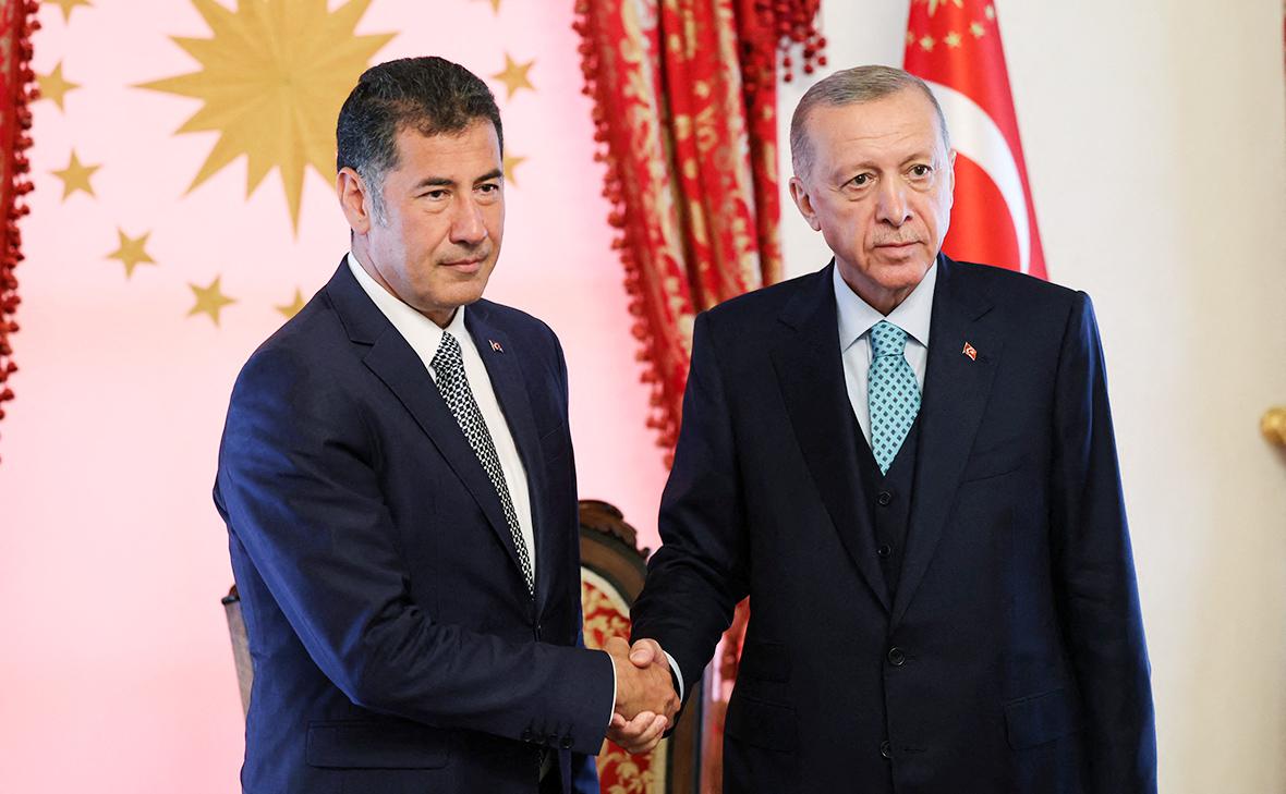 Синан Оган (слева) и Реджеп Тайип Эрдоган