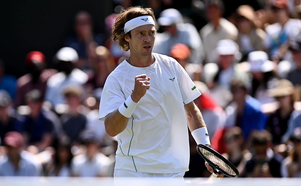 Mike Hewitt / Getty Images