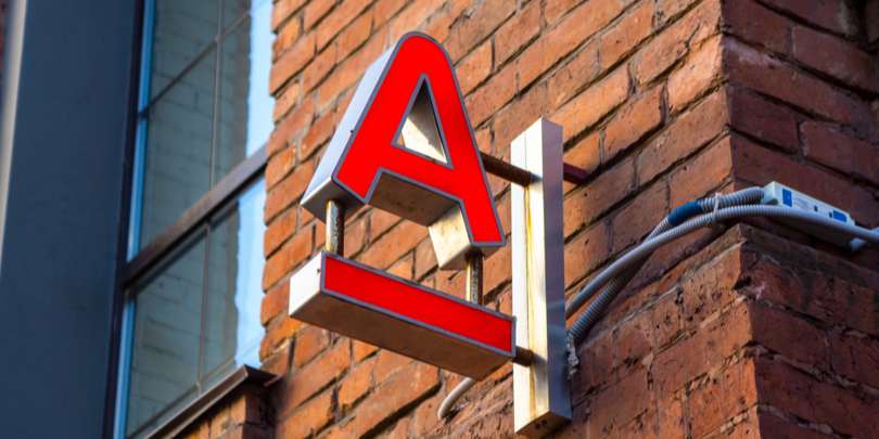Альфа-Банк назвал ожидаемый срок конца приема активов другими брокерами