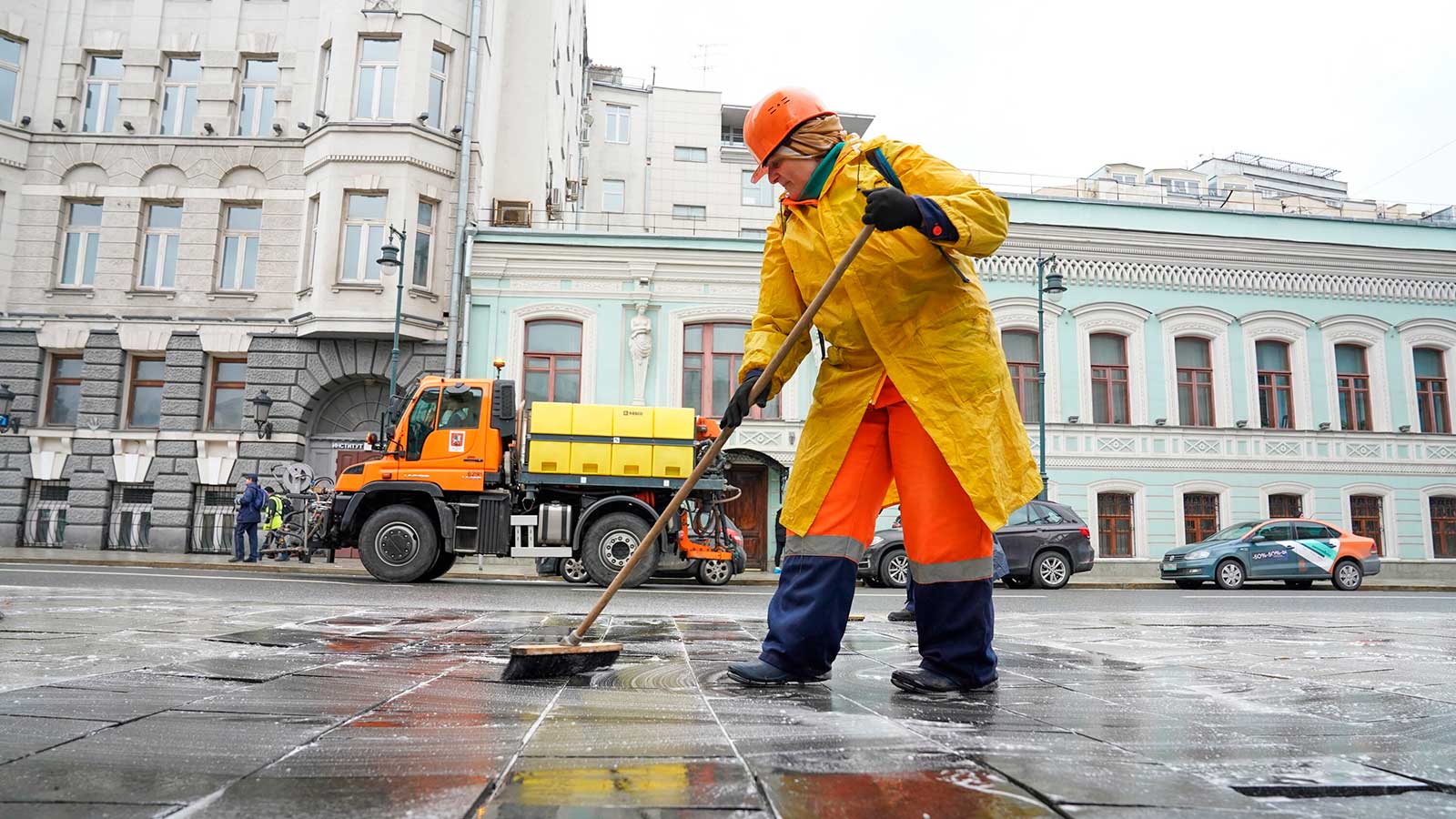 <p>Наименее востребованной у соискателей сегодня является профессия дворника: индекс активных резюме на одну вакансию составляет 0,9</p>