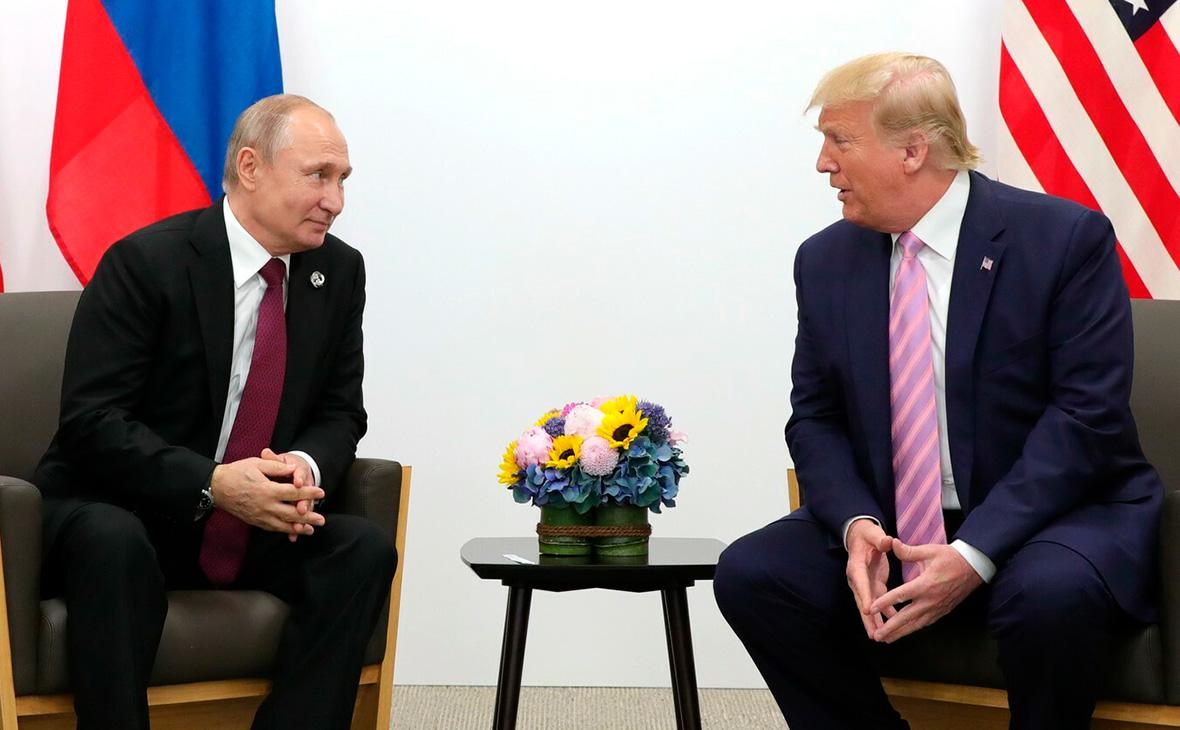 Дональд Трамп и Владимир Путин на саммит G20 в Осаке, Япония, 2019 год