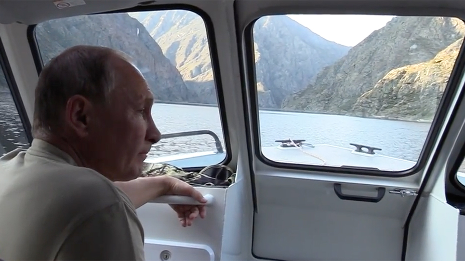 Опубликовано видео отдыха Путина в Туве
