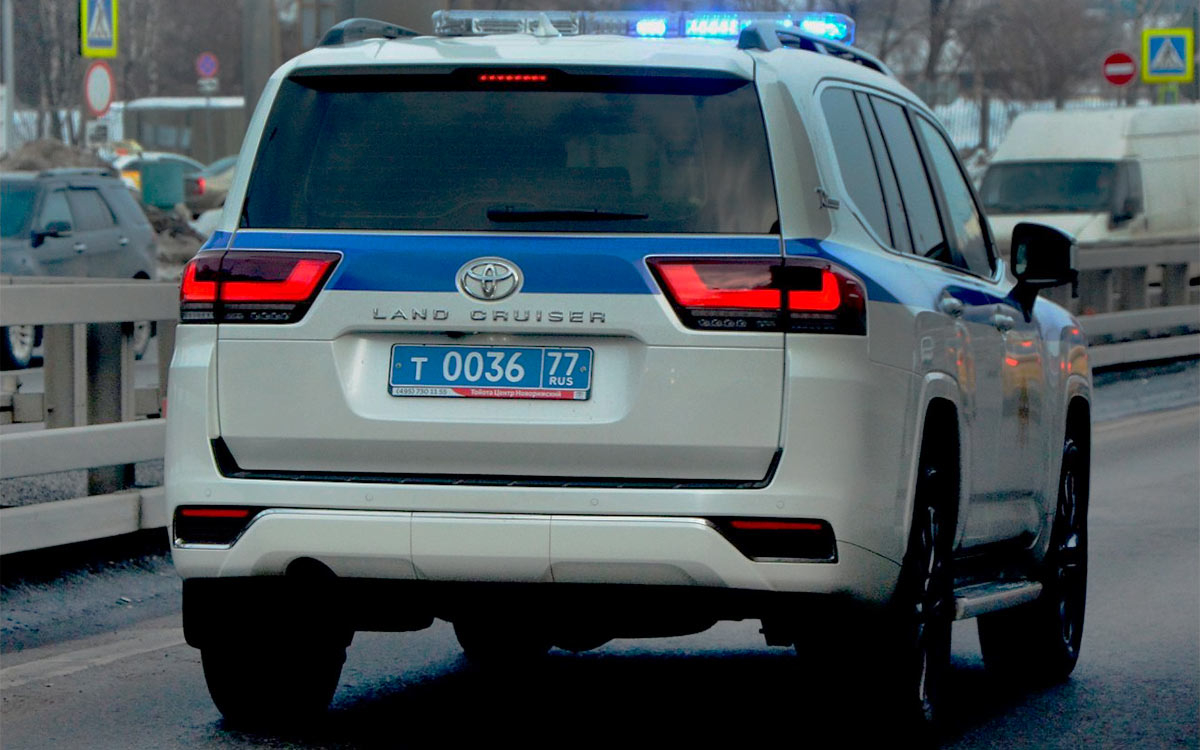 Новый Toyota Land Cruiser 300 пополнил автопарк российской полиции. Фото