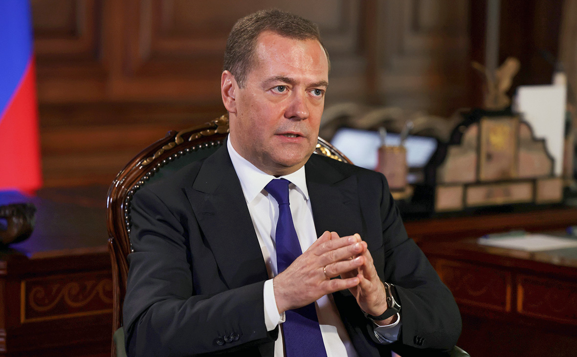 Медведев пожелал Молдавии «насладиться санкциями» до вступления в ЕС"/>













