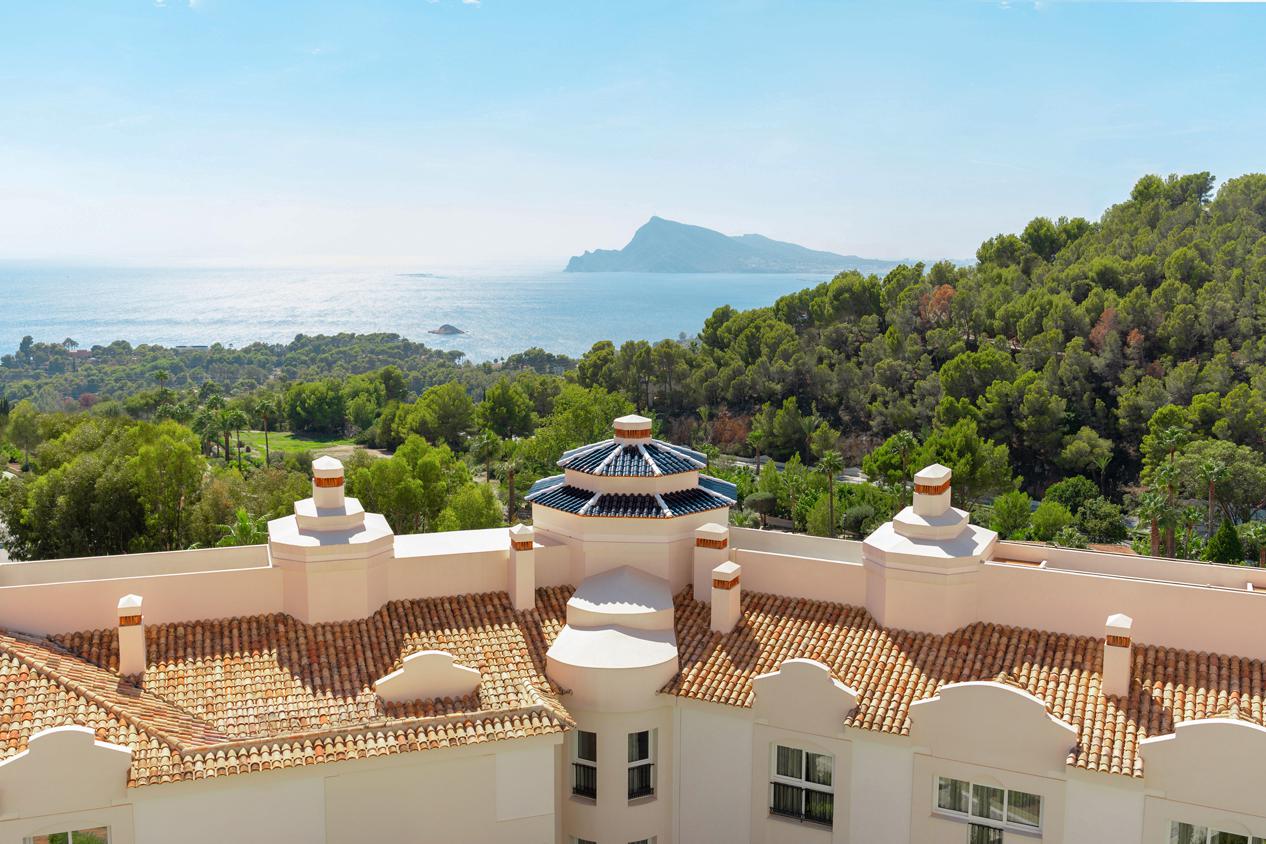 Виды, открывающиеся из отеля