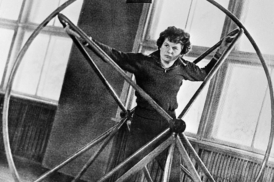 Валентина Терешкова на тренировке, 1963 год