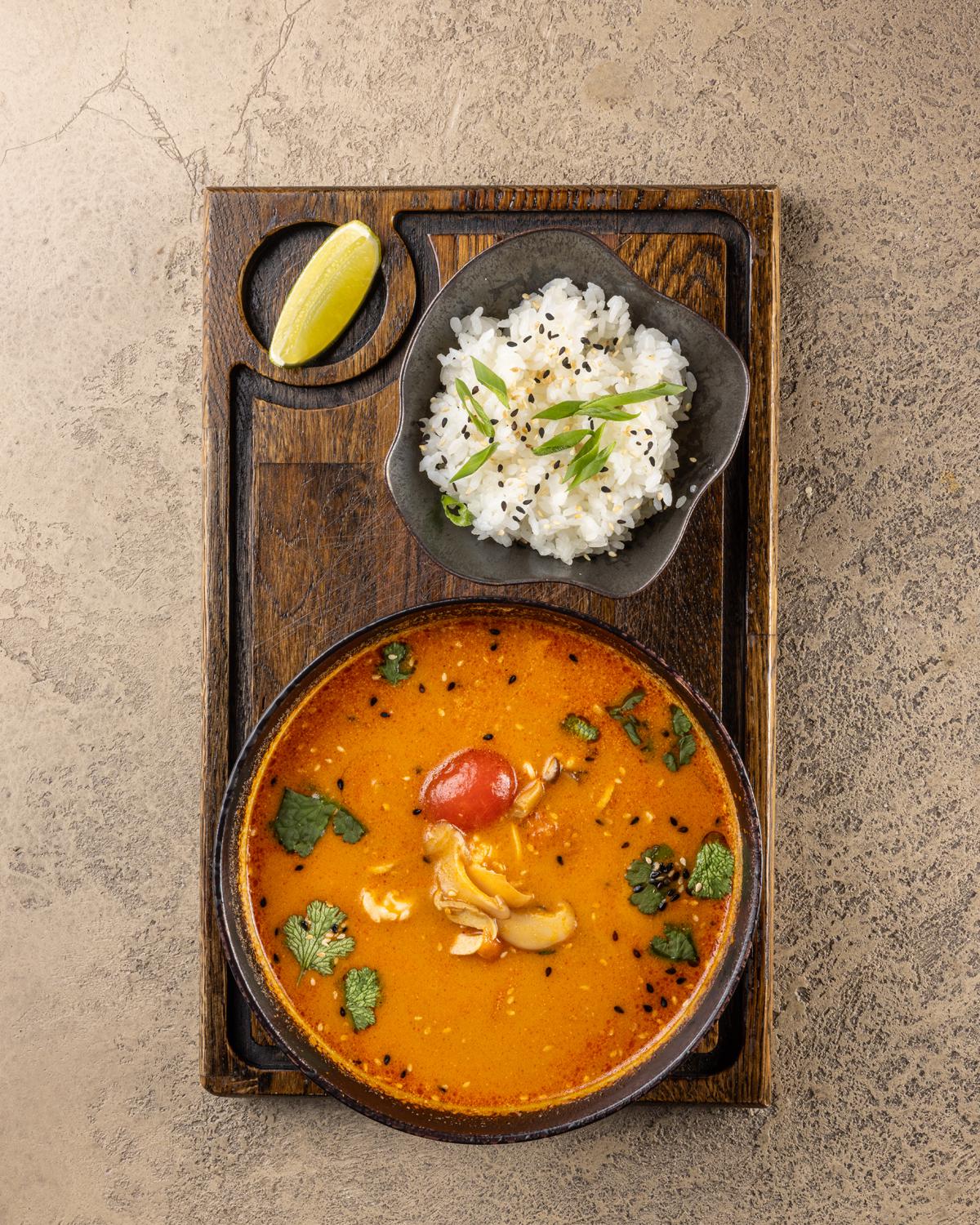 Суп Том ям в ресторане «Бумеранг»