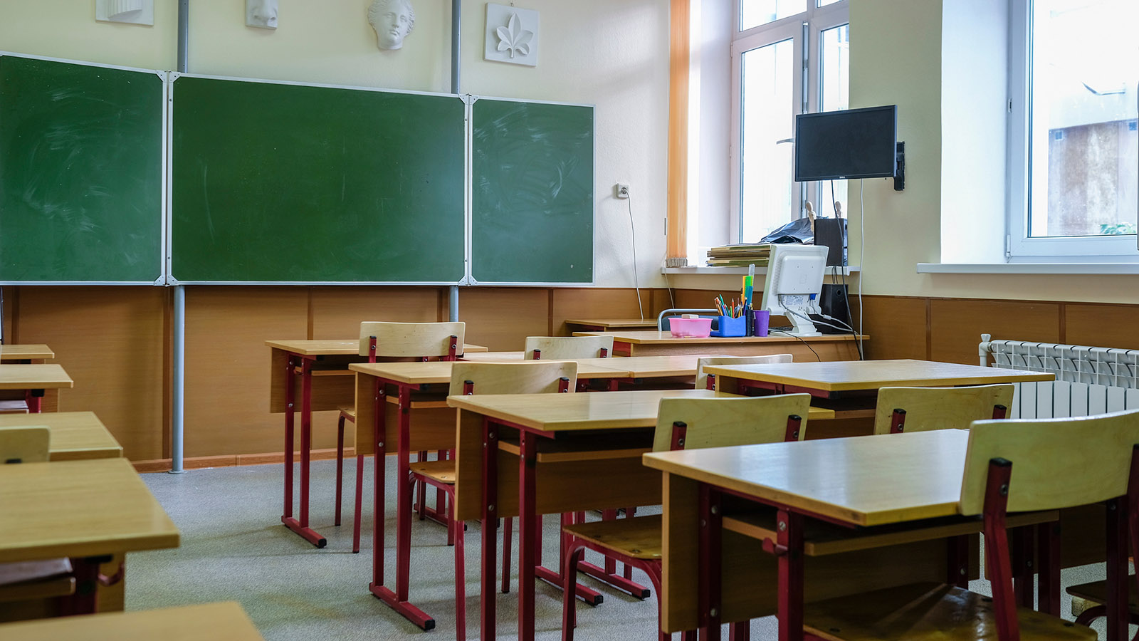 Незрячие школьники смогут готовиться к ЕГЭ с нейросетью. Как это работает