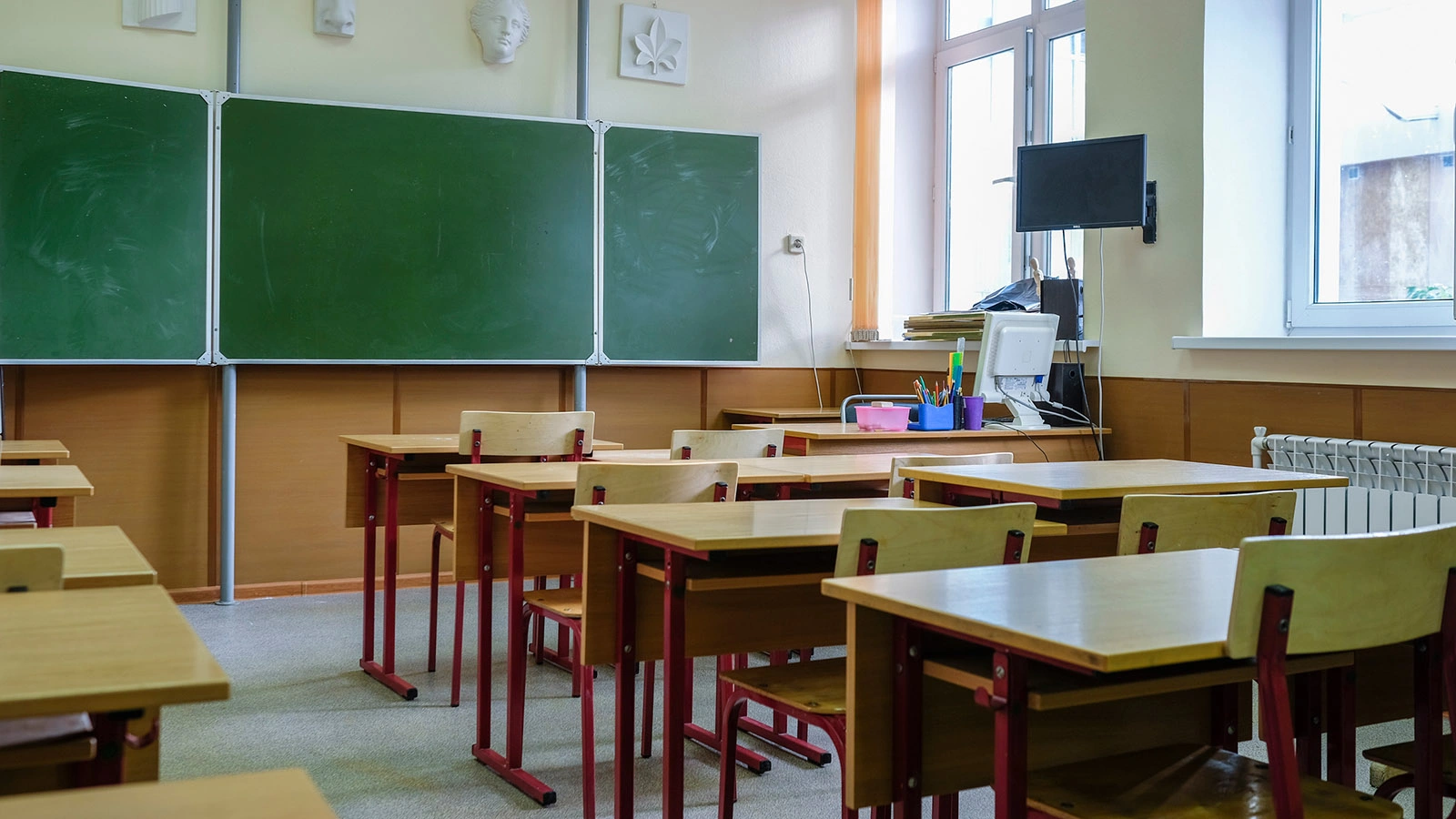 Незрячие школьники смогут готовиться к ЕГЭ с нейросетью. Как это работает