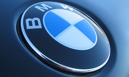 BMW лидирует по продажам в премиум-сегменте