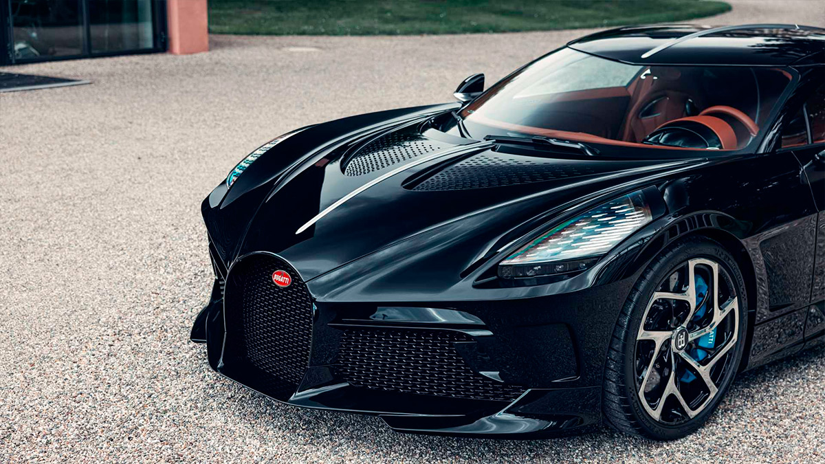 Bugatti показала окончательную версию автомобиля стоимостью ₽1 млрд