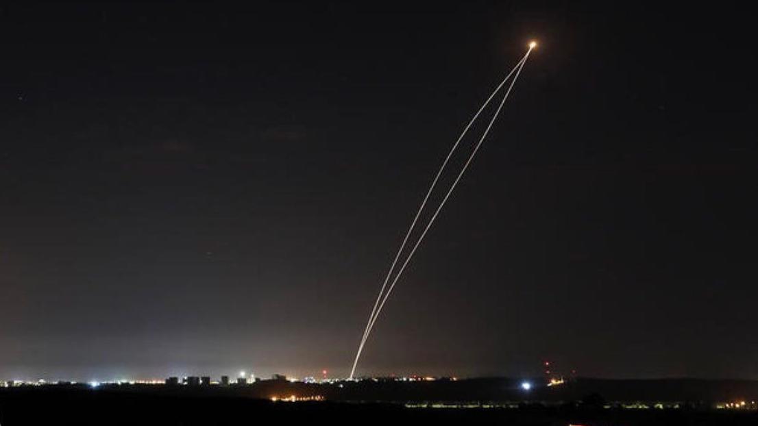 Массовый ракетный обстрел Израиля в ответ на операцию «Рассвет». Видео