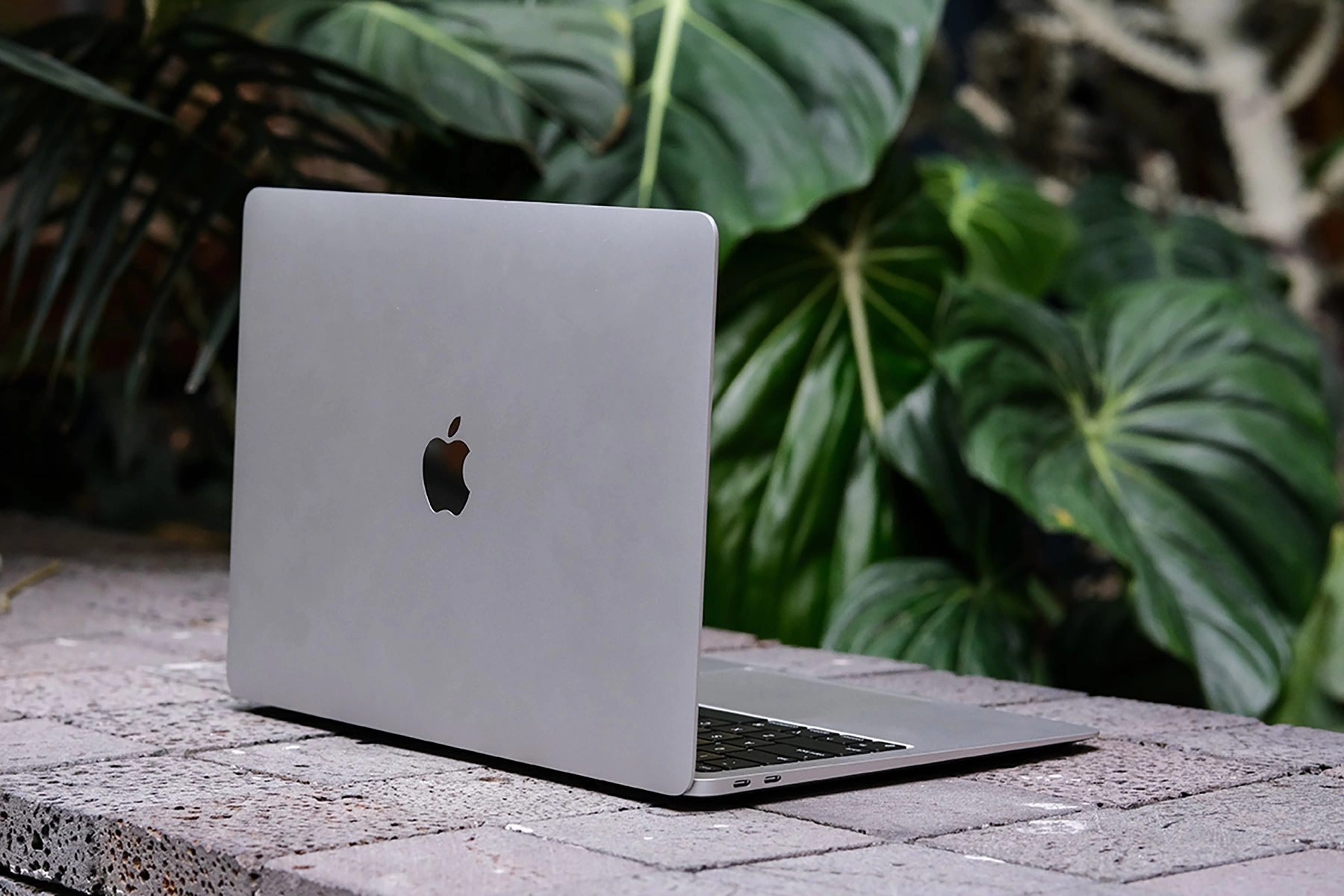 <p>Apple MacBook Air</p>