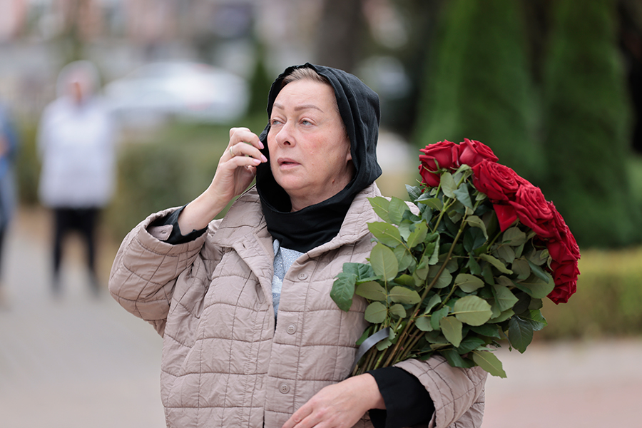 Актриса Мария Аронова, которая снималась вместе с Мадяновым, в частности, в &laquo;Солдатах 2&raquo;, назвала его &laquo;великим русским артистом&raquo;. &laquo;Ушел нежно мной любимый друг, человек, с которым я много работала, много часов проводила в беседах прекрасных. Он был очень мужественным, он был очень большой человек в своих поступках, жизни&raquo;,&nbsp;&mdash; сказала Аронова &laquo;Пятому каналу&raquo;.