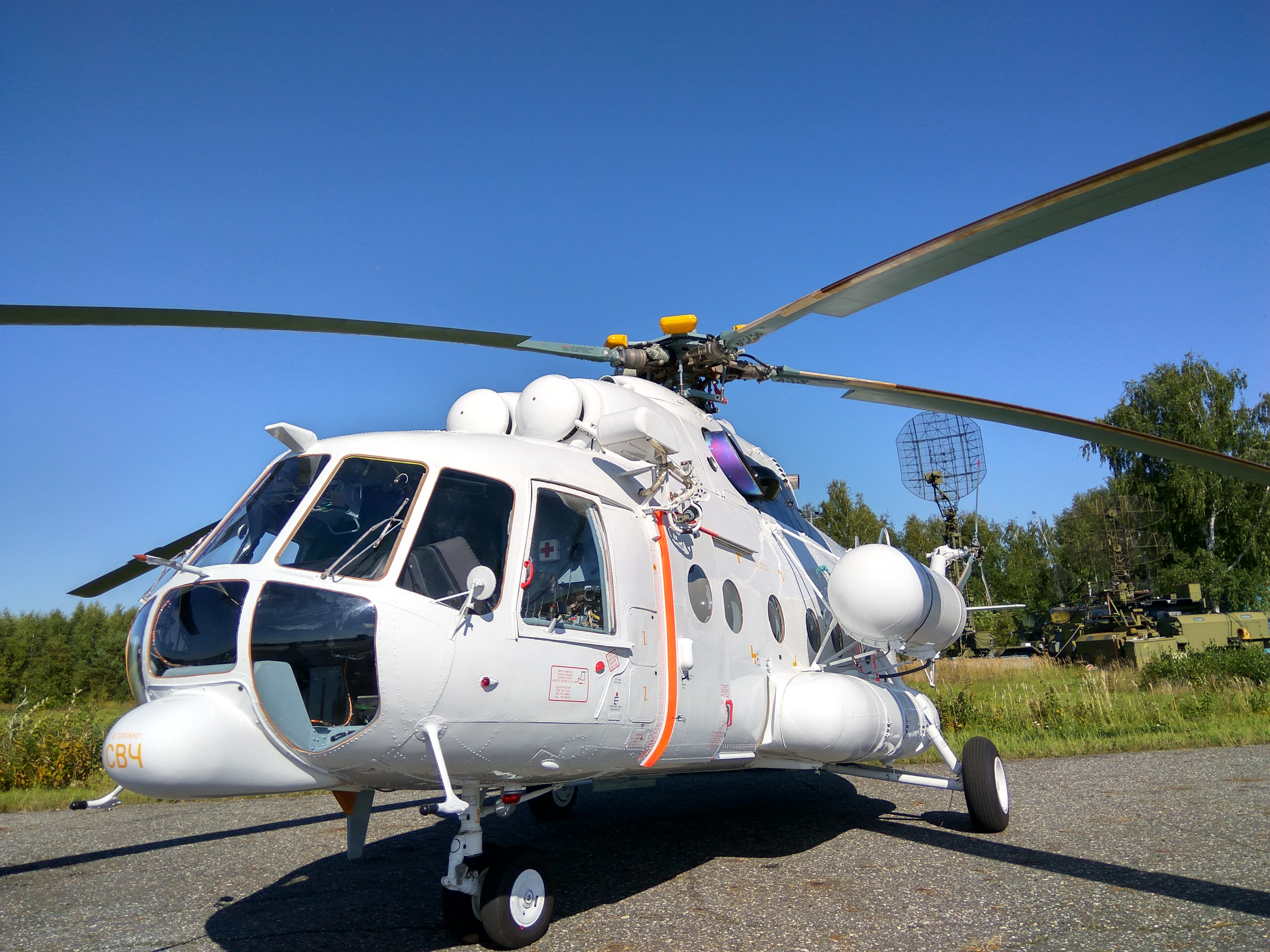 Два казанских вертолета Ми-8 пополнили воздушный флот санавиации РФ
