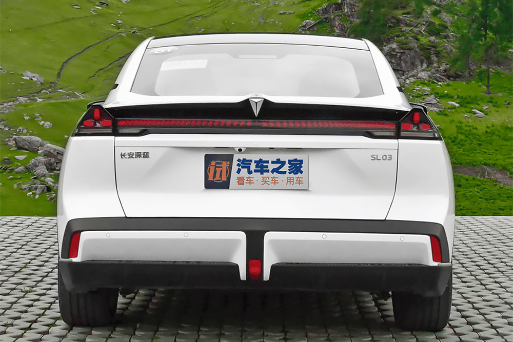 Начались продажи седана Shenlan SL03: цена 1,5 млн руб., гарантия 10 лет