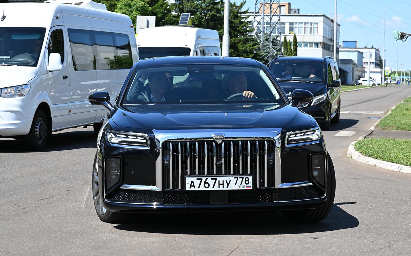 Глава Татарстана прокатил вице-премьера Патрушева на новом Senat 900