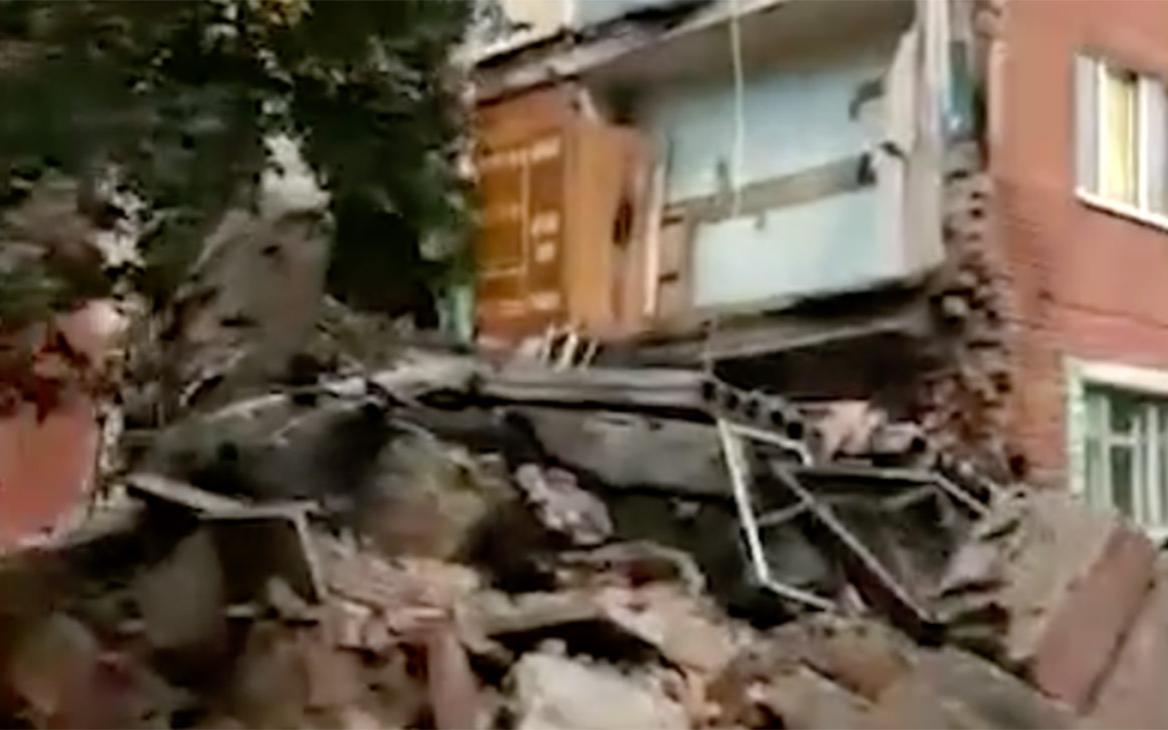 В Омске обрушилась стена жилого дома