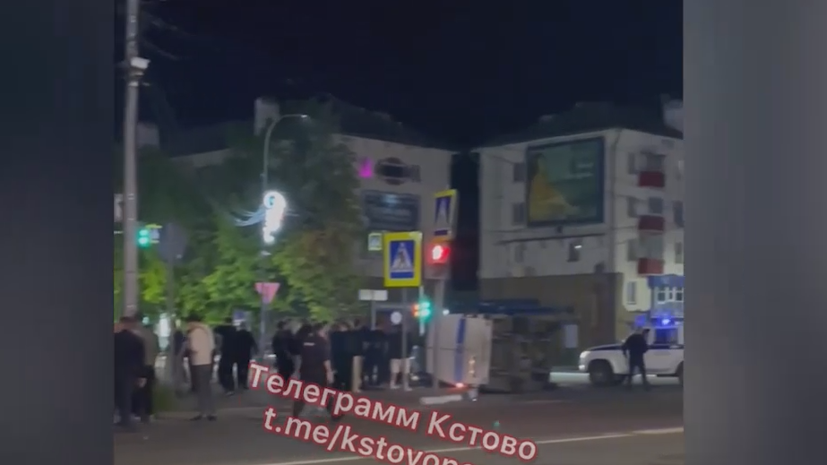 В Нижегородской области в массовое ДТП попали машины полиции и скорой