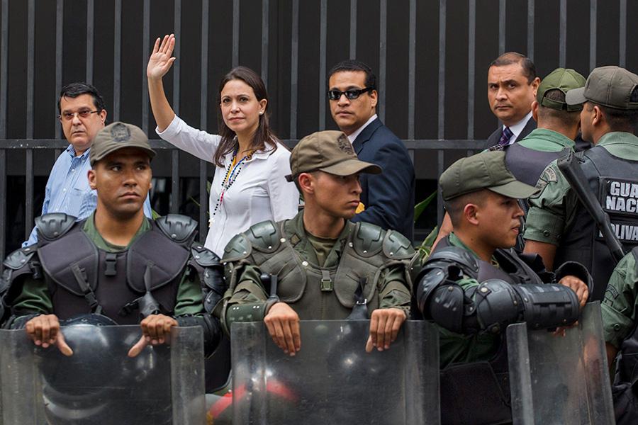 Мария Корина Мачадо прибывает в офис Генерального прокурора в Каракасе, Венесуэла, 16 июня 2014 года